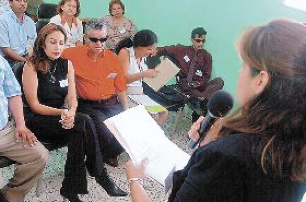 Catedráticos se unen para mejorar educación de ciegos