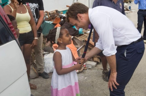 Macron visita las islas francesas del Caribe a un año después del huracán Irma