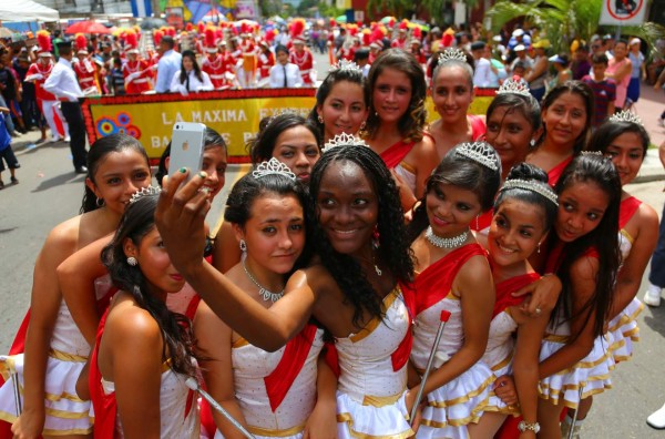 Hondureños demuestran civismo en desfiles patrios