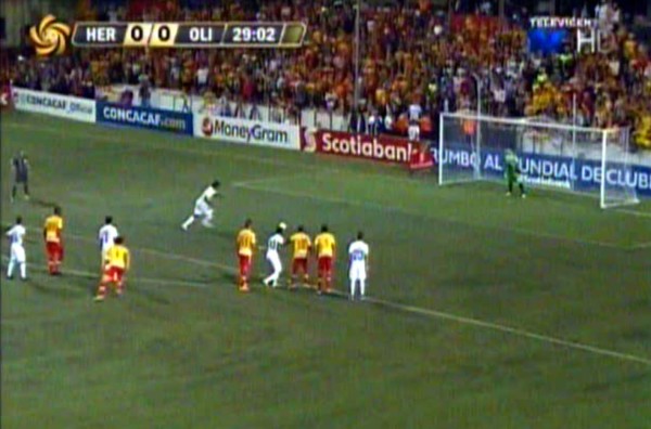 Video: 'Choco' Lozano falló un penal contra Herediano