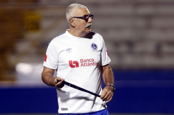 Oficial: Manuel Keosseián no sigue como entrenador del Olimpia