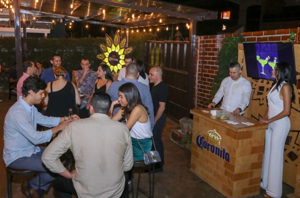 Coctel por el nuevo garden bar La Botella