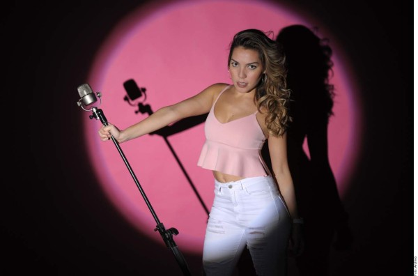 Frida Sofía prepara una demanda contra su abuelo Enrique Guzmán