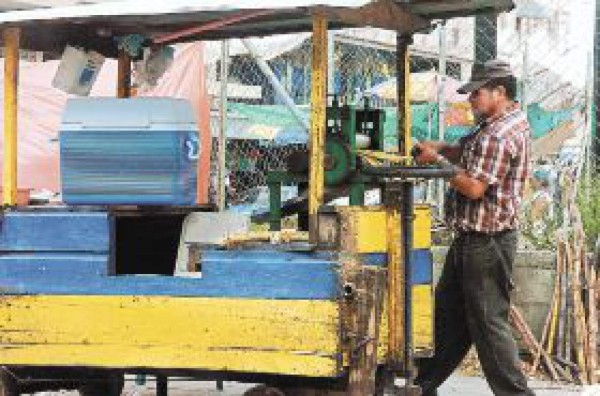 Refrésquese con jugo de caña