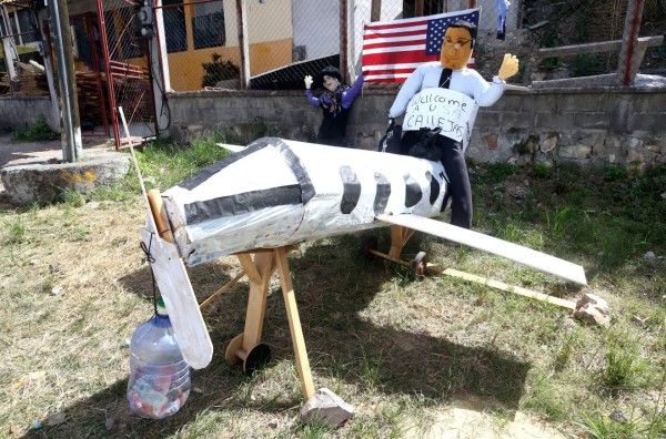 Hasta Callejas sale a relucir en los monigotes de los capitalinos