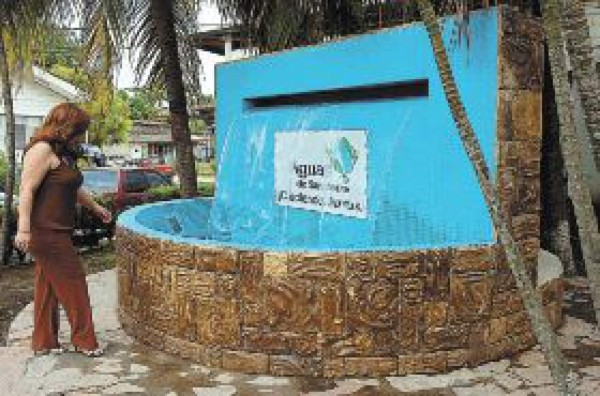 Niños demuestran talento en Día del Agua