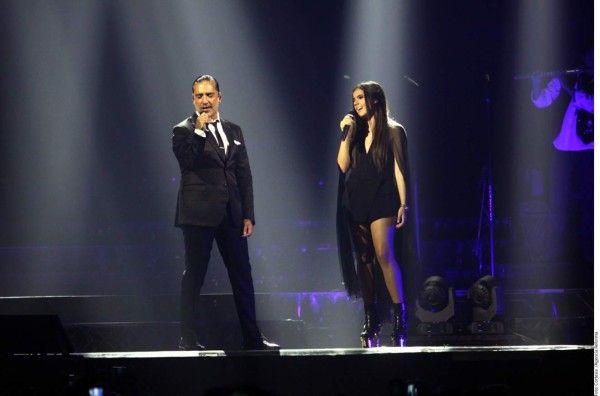Alejandro Fernández hace dueto con su hija Camila