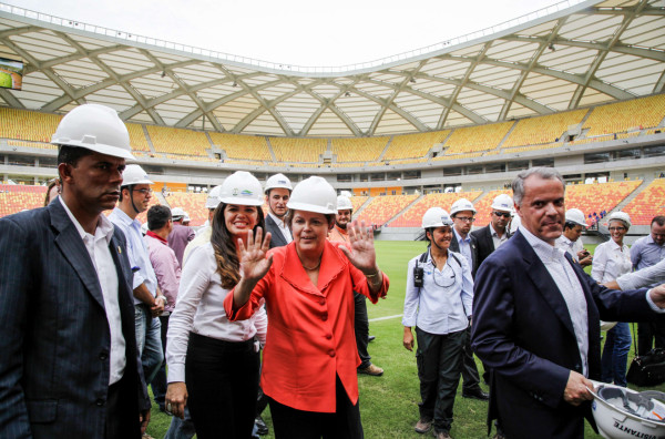 Rousseff invitará al papa Francisco al Mundial en Brasil