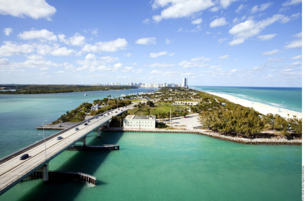 La playa de Bal Harbour está abierta a todos los visitantes de Miami Beach
