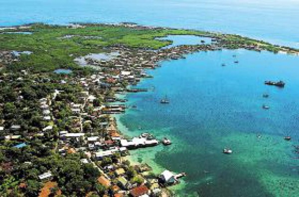 Narcoavioneta aterriza en Utila