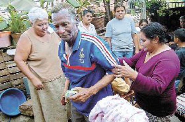 Familia se salva de morir en incendio