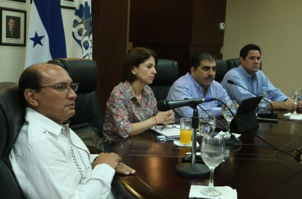 Empresarios en desacuerdo con imponer tasas al sistema bancario