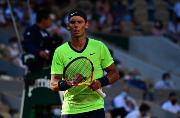 Nadal gana sin piedad a Sinner y avanza a cuartos de final del Roland Garros