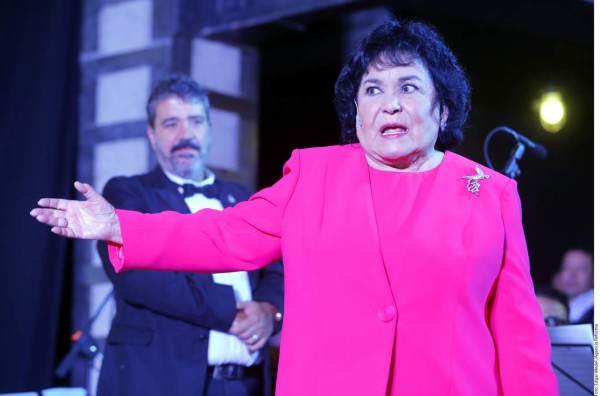 Carmen Salinas dice que gana más como actriz