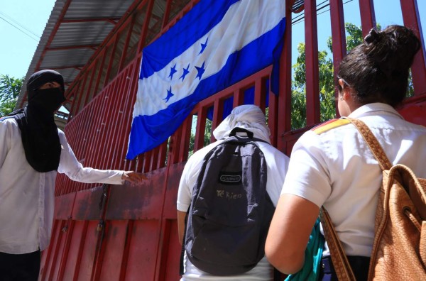 Se toman Intae en protesta por cierre de jornada nocturna