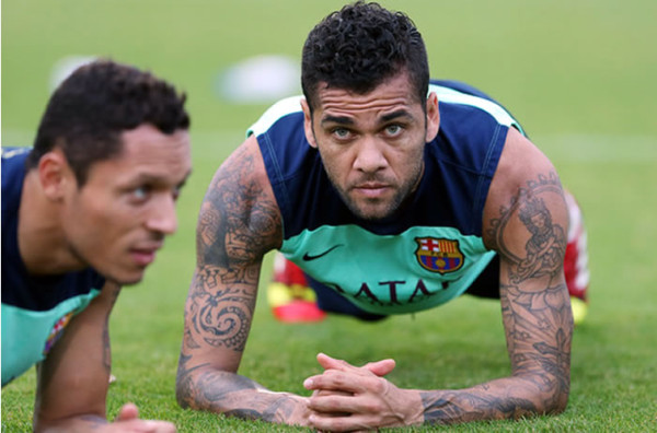 Dani Alves se une a la lista de bajas del Barcelona