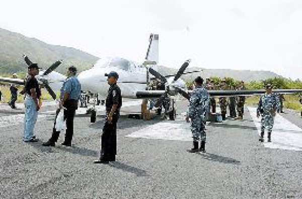 59 fardos de coca hallan en narcoavioneta en Guanaja