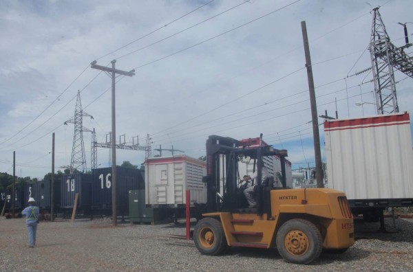 Lluvias paralizan entrega de los primeros 10 megas