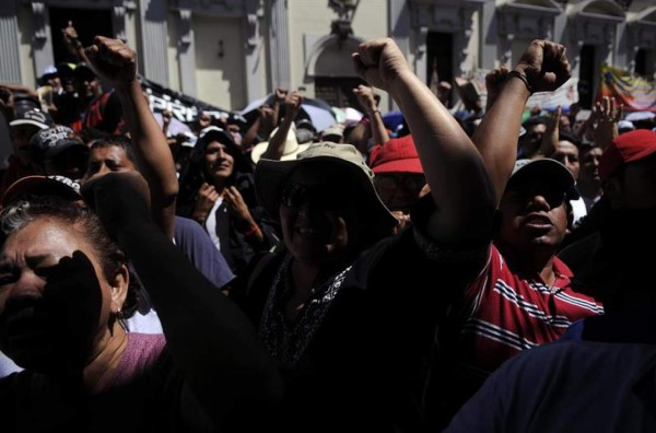 Maestros de Guatemala demandan estabilidad laboral