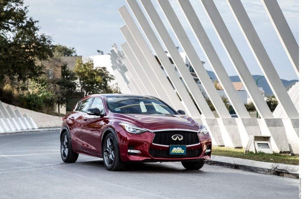 Provocativa sensualidad del Infiniti QX30