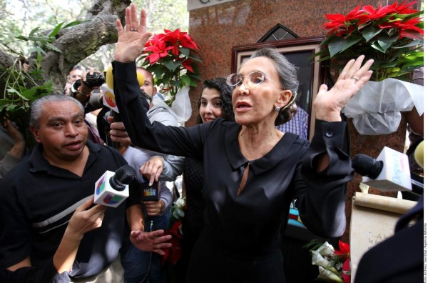 'Adiós, querido Profesor Jirafales. Le guardaré una taza de café para siempre'