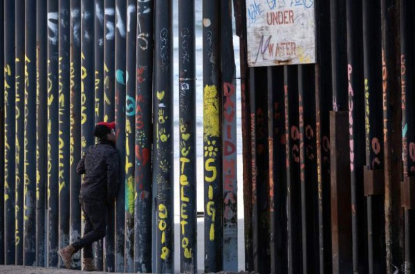 Trump pide a republicanos lealtad ante 'emergencia”