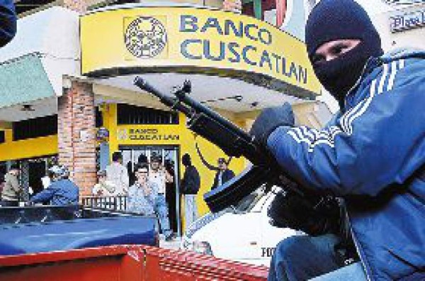 Asaltan banco frente a Toncontín y se llevan L 785 mil