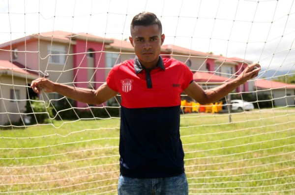 Yosmin Barralaga, el futbolista del Vida que ha pasado hambre por cumplir sus sueños