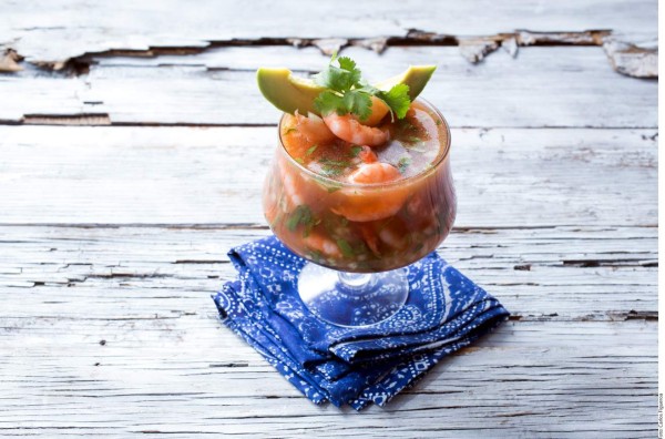 Cómo hacer coctel de camarones