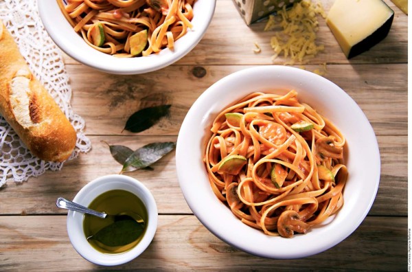 Fetuccini en salsa con vegetales