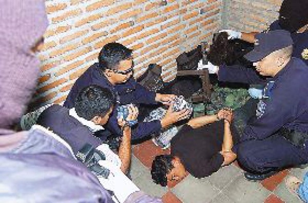 Allanan guarida de banda de criminales en la capital