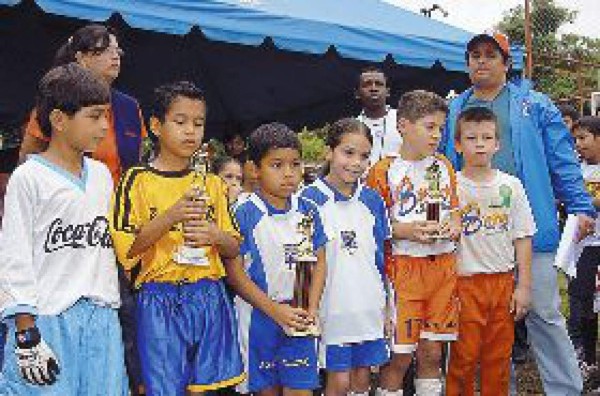 Ágape es bicampeón