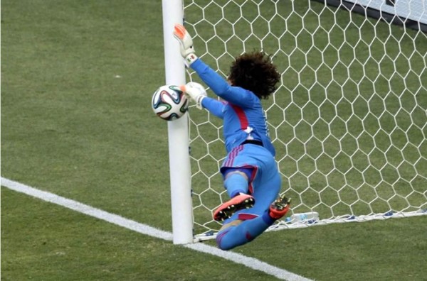 México se le atraganta al anfitrión Brasil con un gran 'Memo' Ochoa