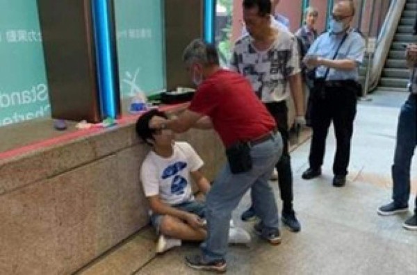 Cuenta el final de Avengers: Endgame y recibe paliza