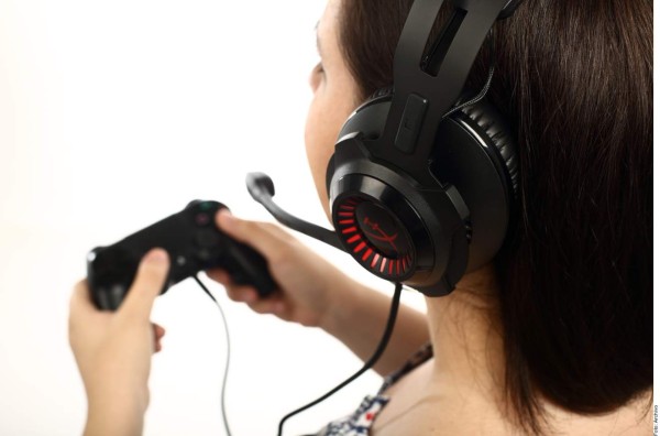 ¿Sabe cómo los audífonos afectan sus oídos?