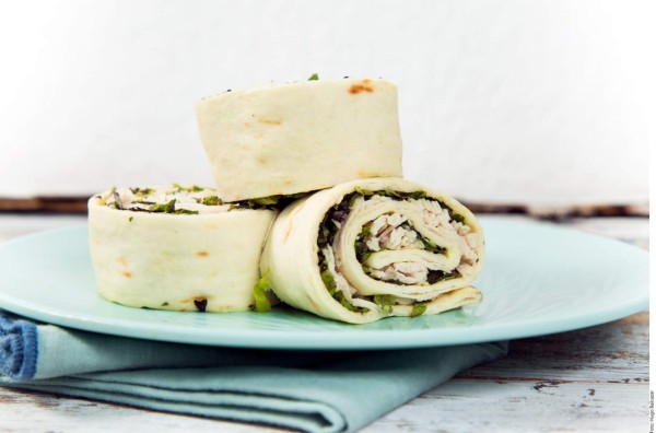 Cómo hacer un wrap de pechuga de pavo al horno