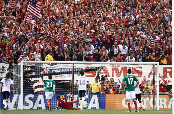 Estados Unidos es mundialista y deja a México al borde de la eliminación