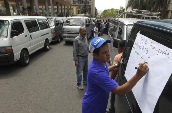Vuelve la polémica por nueva ley de transporte