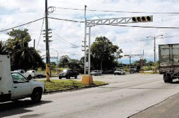 Colocarán túmulos y señales viales