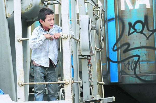 Honduras propondrá la reunificación familiar de migrantes deportados