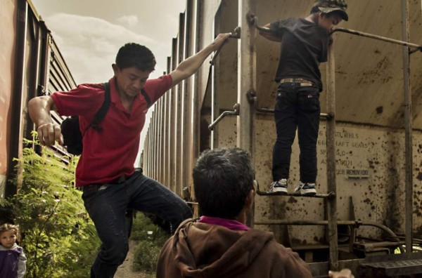 Alcalde de Los Ángeles dice que ofrecerá refugio a los niños inmigrantes