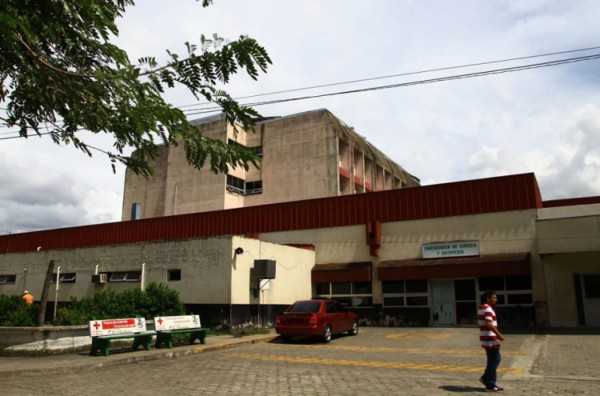 Autoridades de Salud y médicos del Mario Rivas buscan solución a la crisis