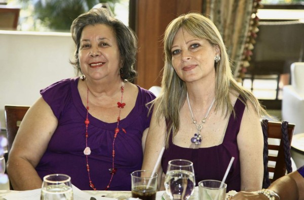 Karina Dieck despide su soltería