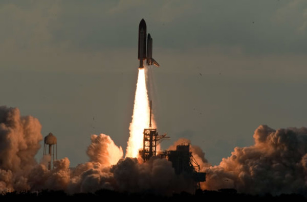 Transbordador Endeavour va a su última misión