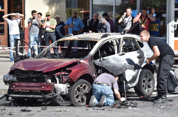Muere periodista en Ucrania por explosión de bomba en su auto