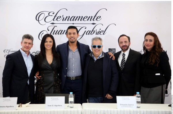 Anuncian las estrellas para el homenaje a Juan Gabriel