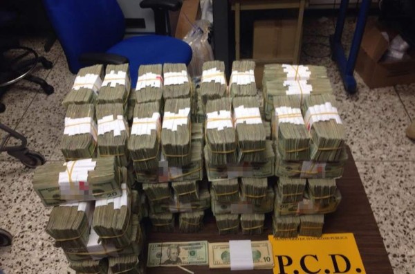 Camionero hondureño cae con casi 900,000 dólares