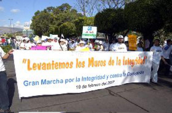 Hondureños marchan contra la corrupción