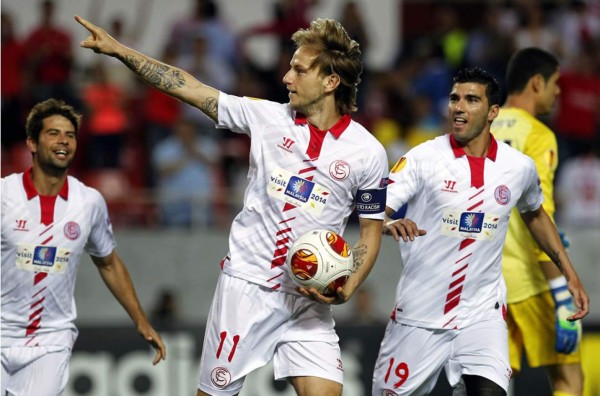 Sevilla se da un festín ante un desconocido Porto y pasa a semifinales