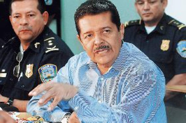 Álvaro Romero denuncia que tiene presiones políticas